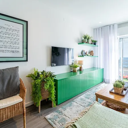 T2 Dina's Place * 纳扎雷