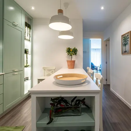 T2 Dina's Place Nazaré