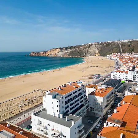 T2 Dina's Place Nazaré